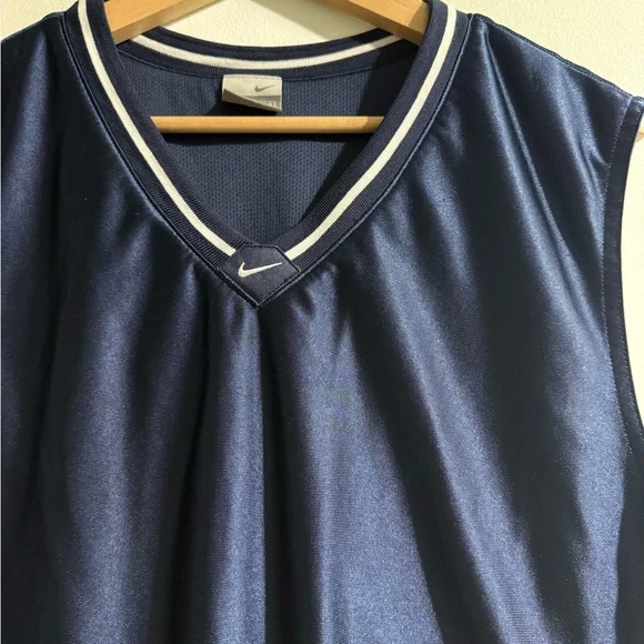 Vintage Nike Navy and Light Blue Sleeveless Jersey - Picture 2 of 3
